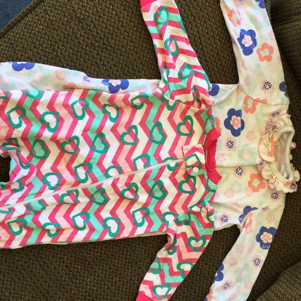 Kidget sleepers with footies. Size 0-3M.